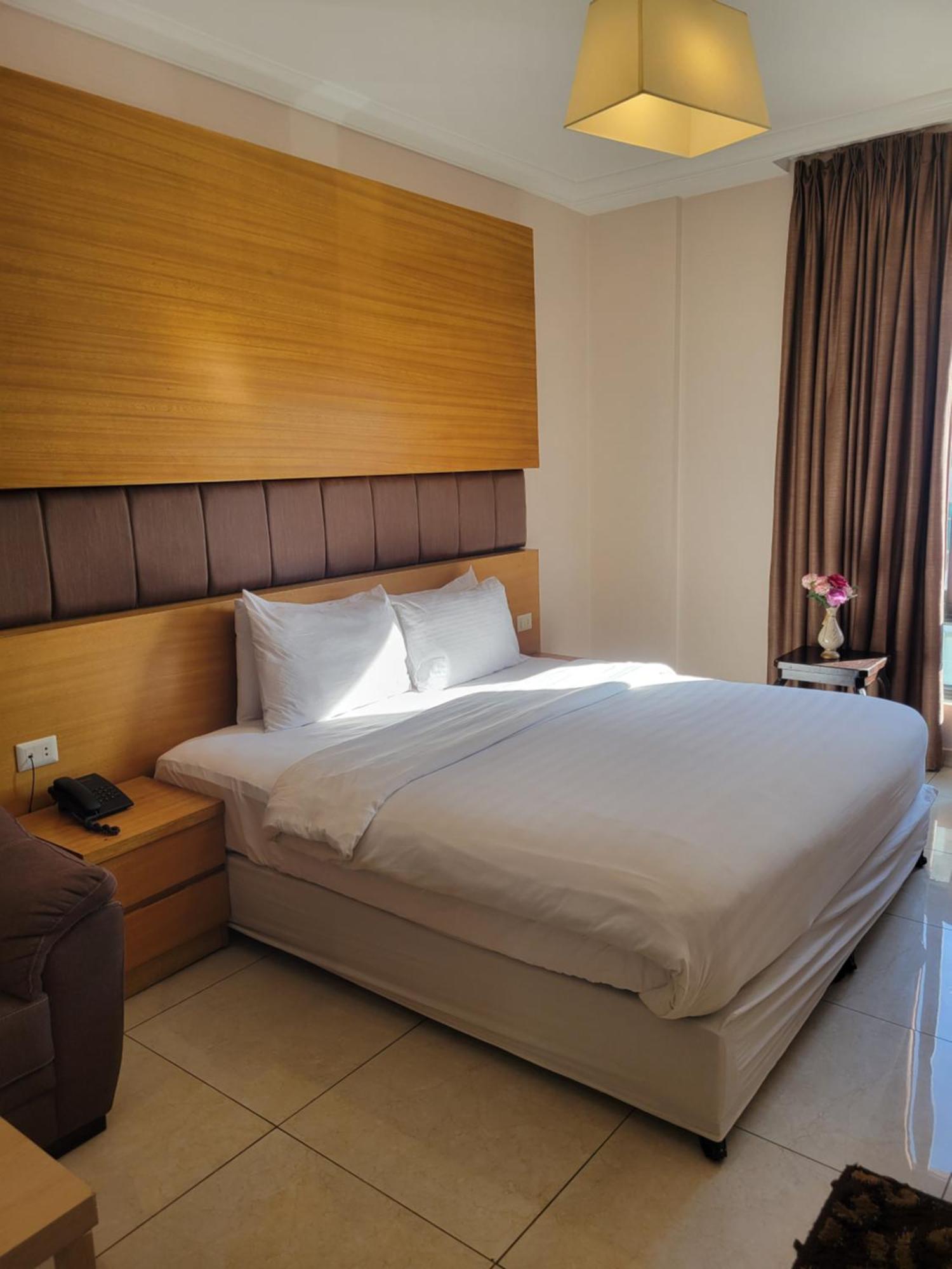 Big Ben Hotel Suites Амман Экстерьер фото
