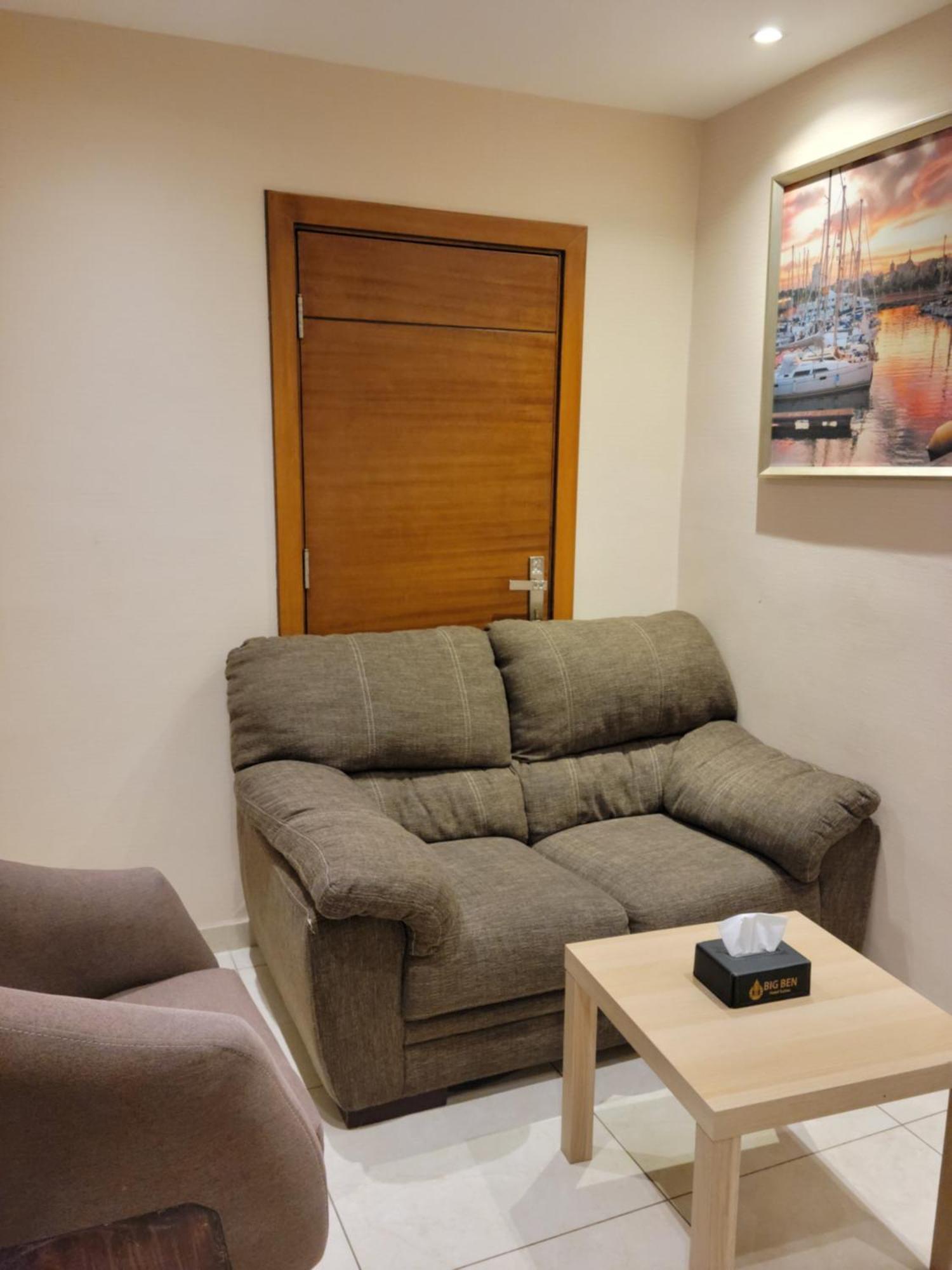 Big Ben Hotel Suites Амман Экстерьер фото