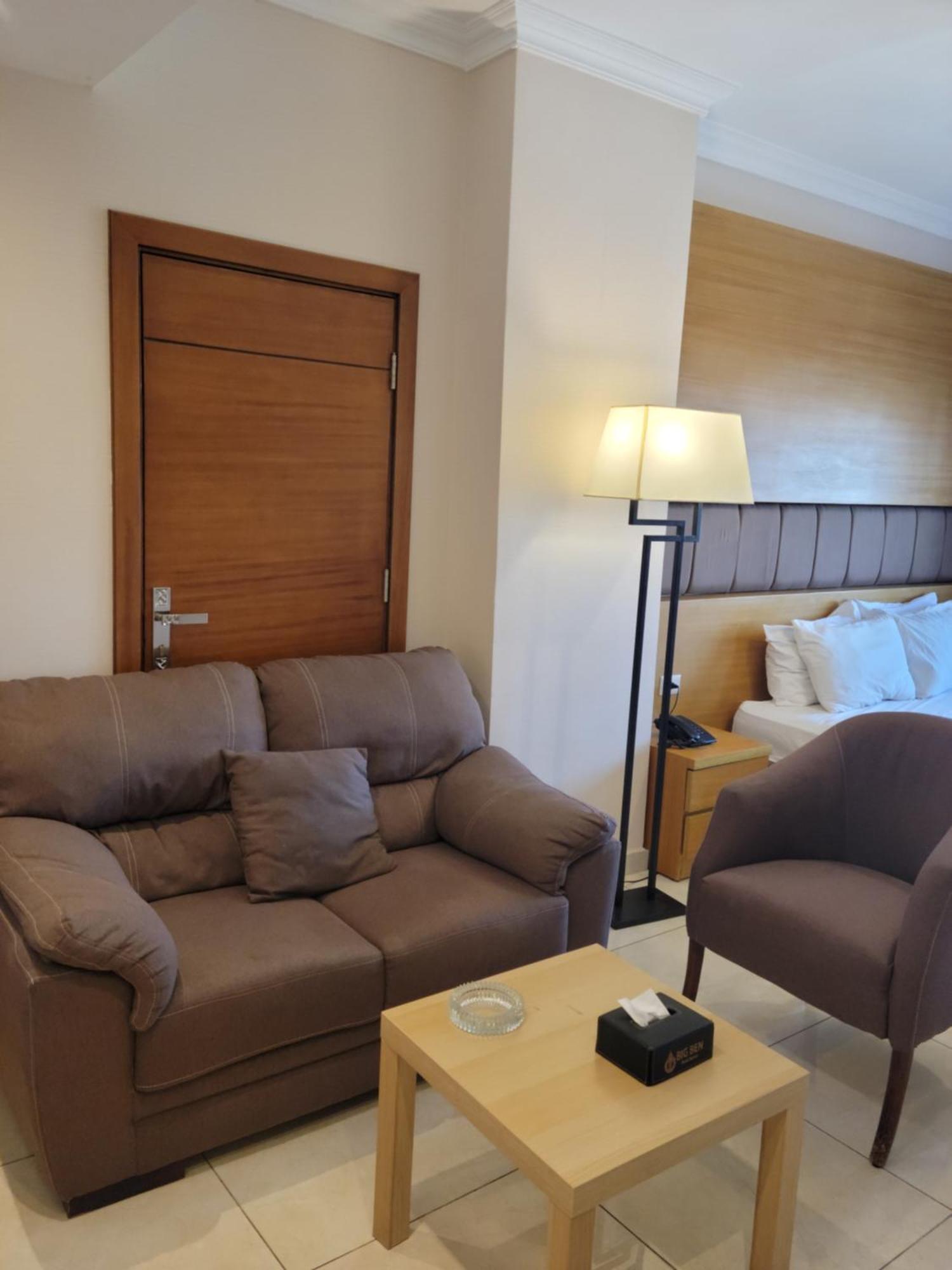 Big Ben Hotel Suites Амман Экстерьер фото