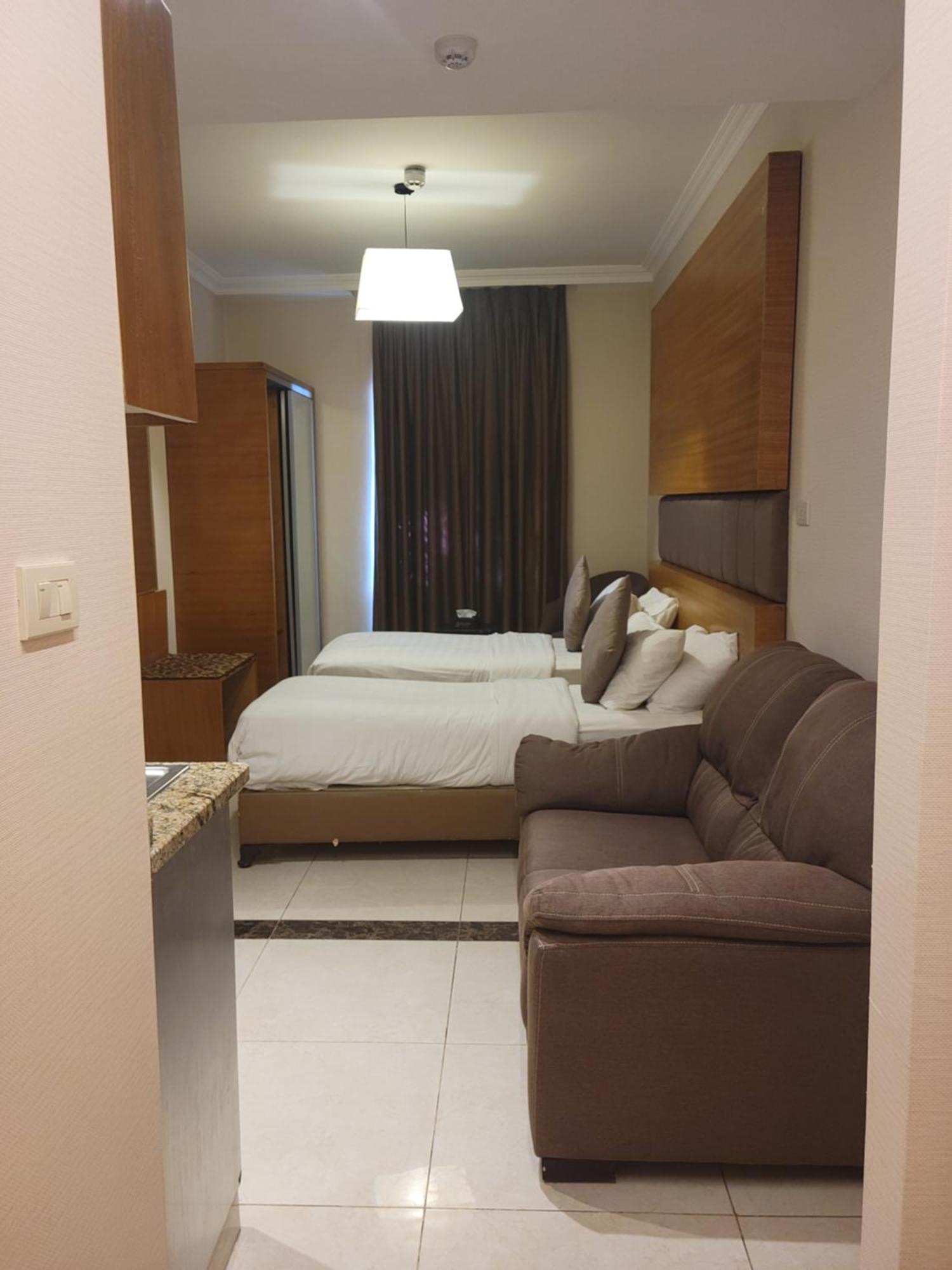 Big Ben Hotel Suites Амман Экстерьер фото