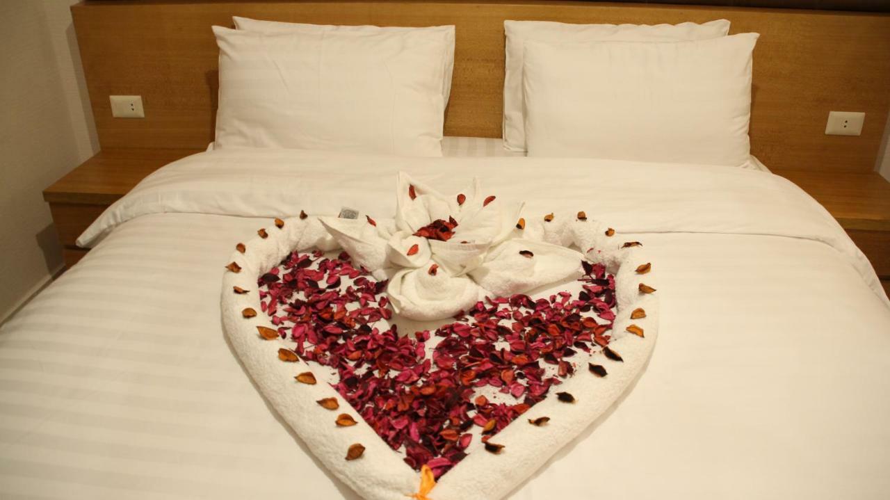 Big Ben Hotel Suites Амман Экстерьер фото