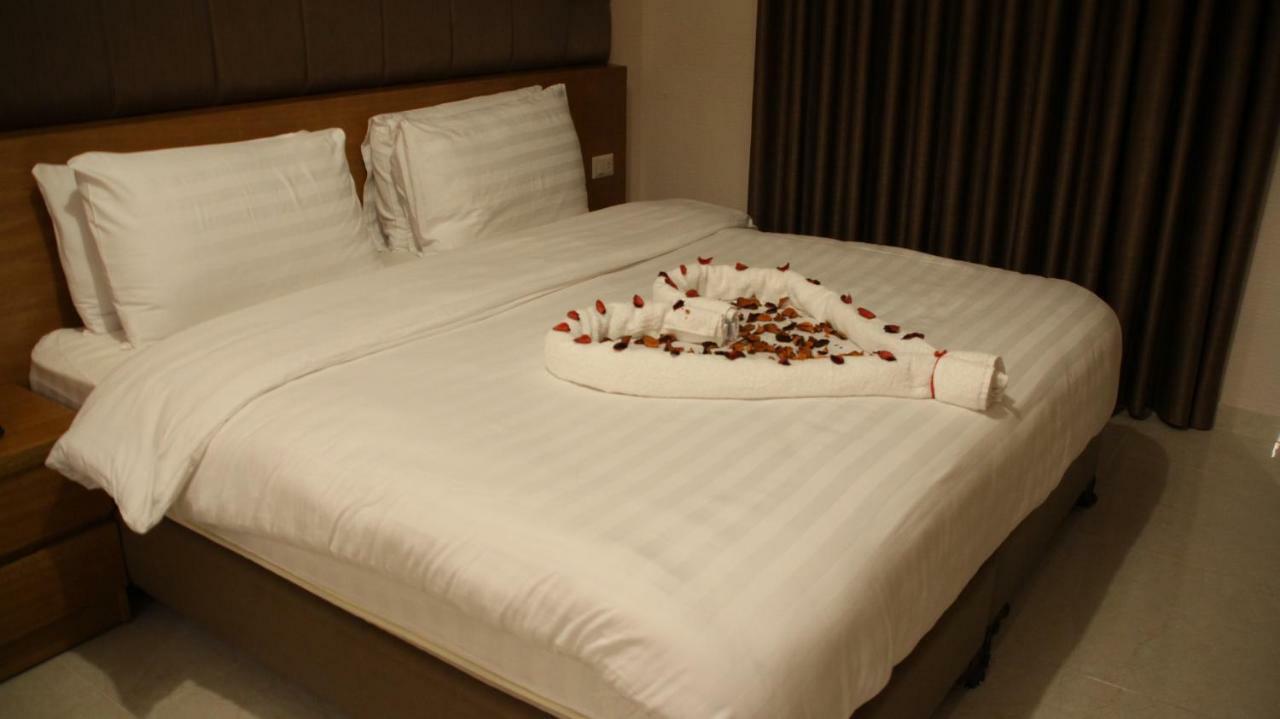 Big Ben Hotel Suites Амман Экстерьер фото