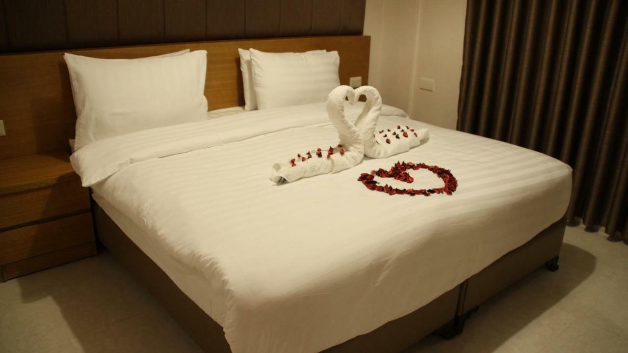 Big Ben Hotel Suites Амман Экстерьер фото